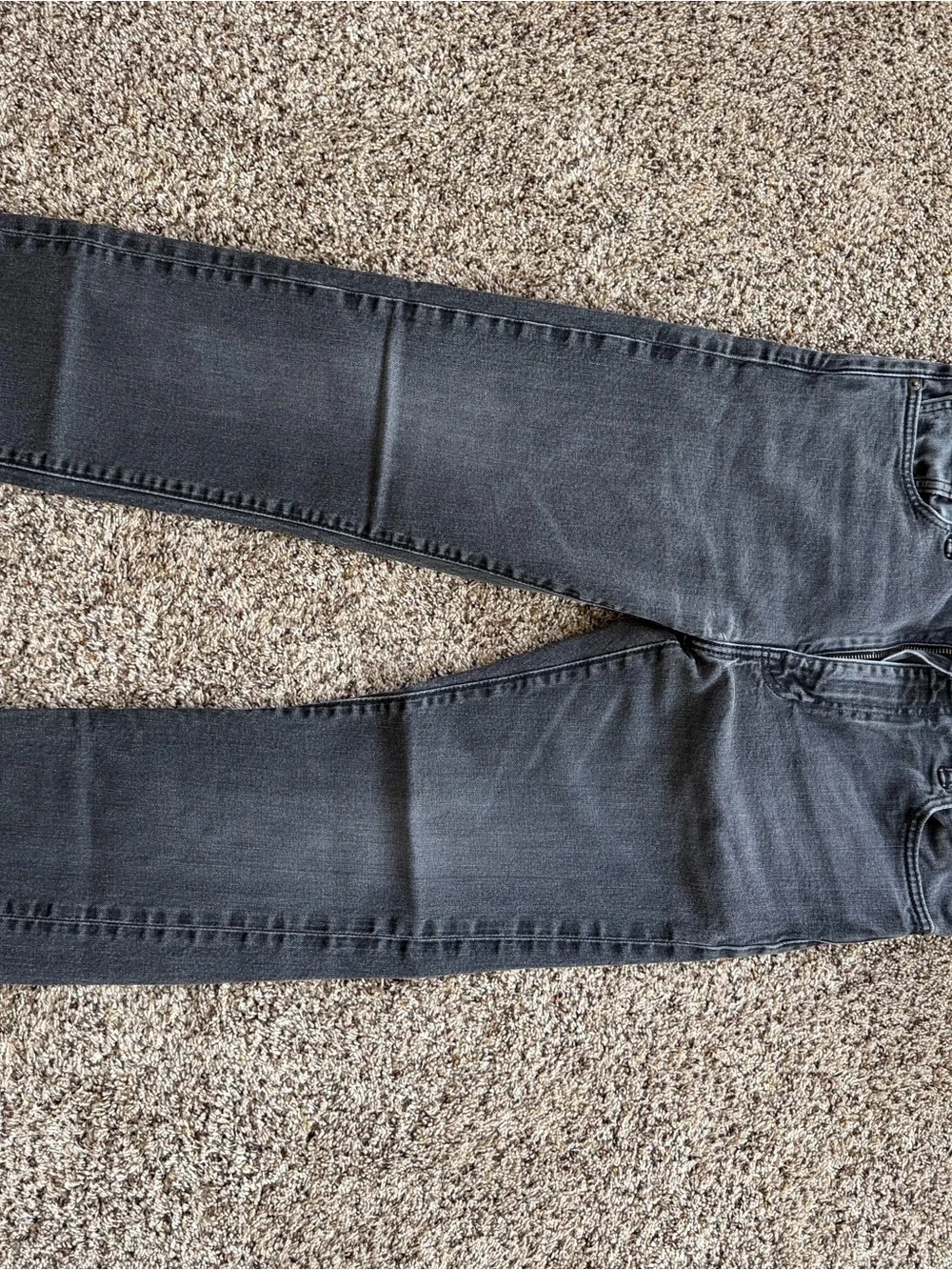 Levis slim straight